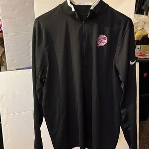 Nike Yankees golf shirt size large